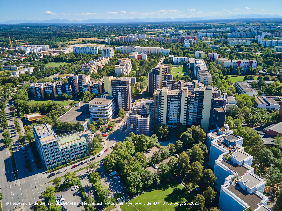 20.08.2020 - Marx-Zentrum - Wohnanlage KMR 52-62 und Studentenwohnheim in Neuperlach